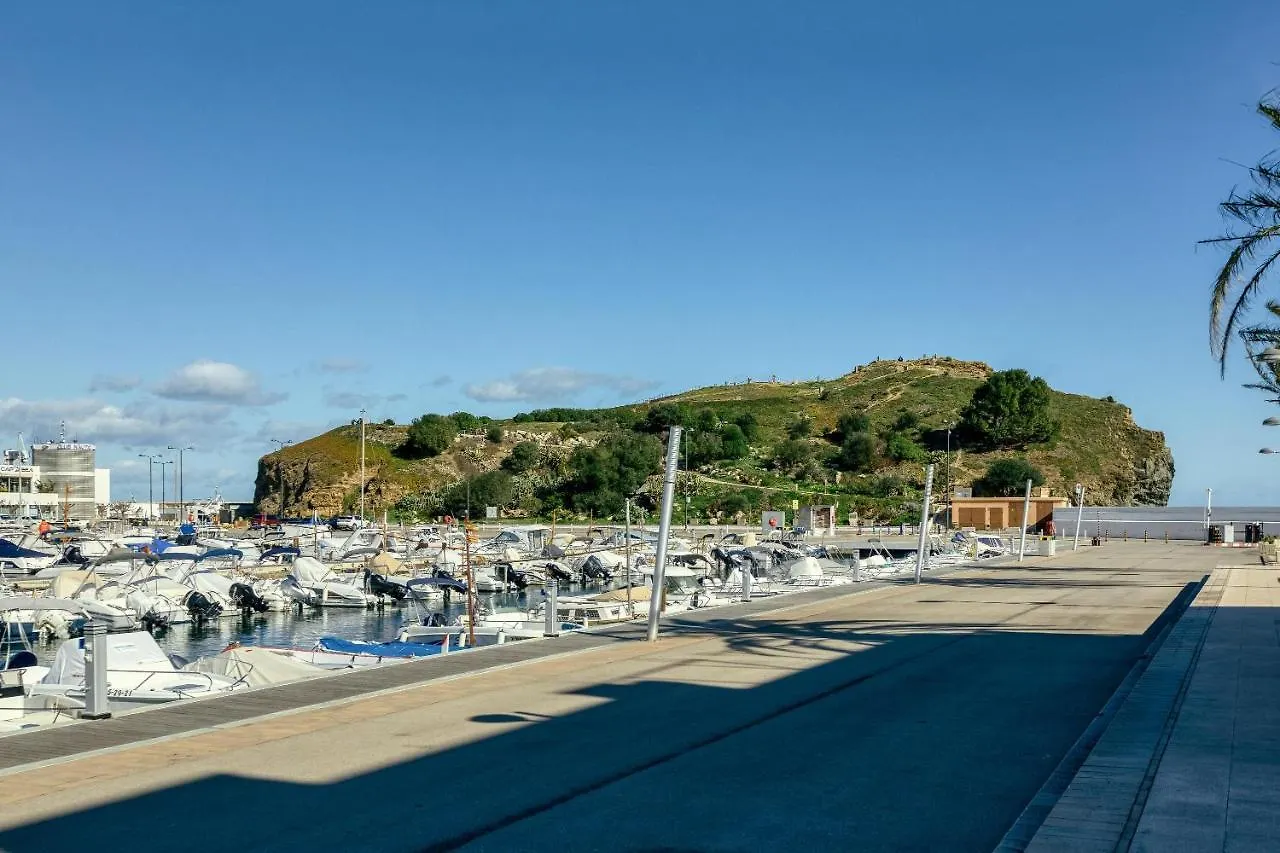 Apart En Paseo Maritimo 1-3 Llanca